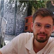 Étudiant en école d'ingénieur, propose des cours de maths ainsi que du soutient scolaire et de l'aide au devoir